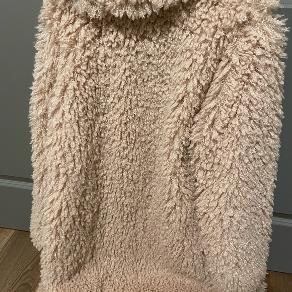 Fuzzy jacket - Picture 3 of 3